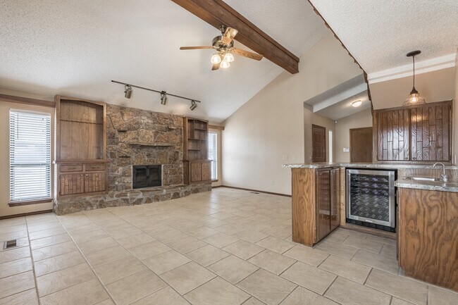Building Photo - 9024 Northridge Dr