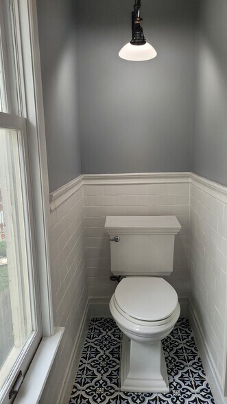 Building Photo - 808 Summit St