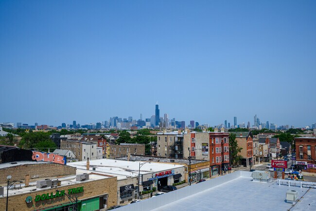 Building Photo - 2135 W Cermak Rd