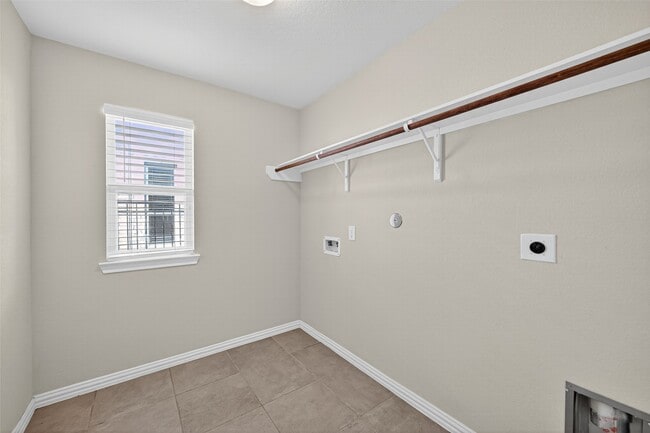Building Photo - 32743 Turning Springs Dr