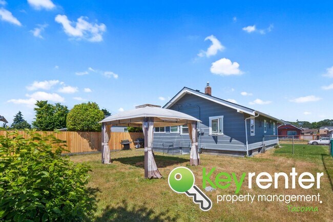 Building Photo - Remodeled Tacoma Gem with Private Yard, Ga...