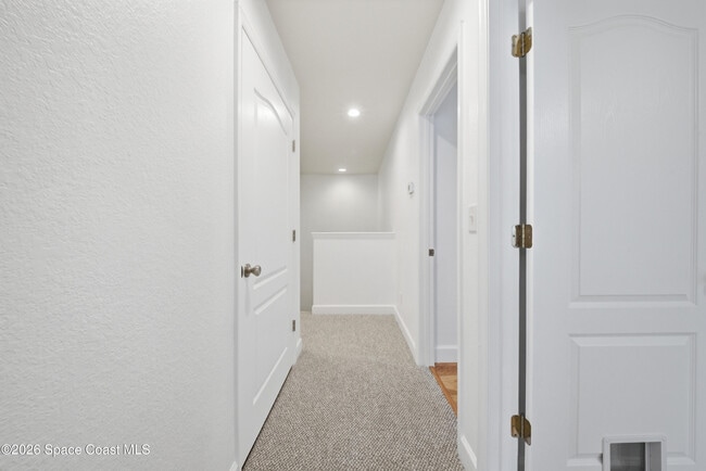 Building Photo - 2605 S Park Ave