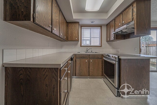 Building Photo - 3018 NE 78th Ave