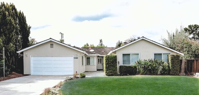 Building Photo - 12283 Woodside Dr
