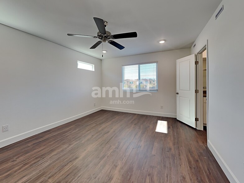 Building Photo - 4845 Colossal Star St
