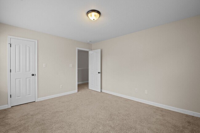 Building Photo - Dream Home Alert in Hampton!