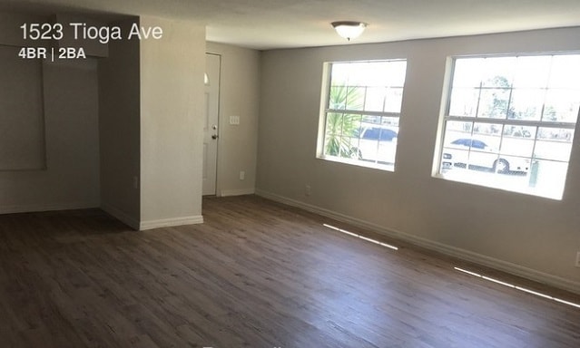 Building Photo - Spacious 4bdrm/2bath Home with 1 car garage ** Section 8 OK ** March 15