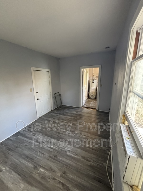 Building Photo - 1912 N Grove St