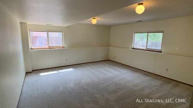 Building Photo - 850 Quail Lake Cir