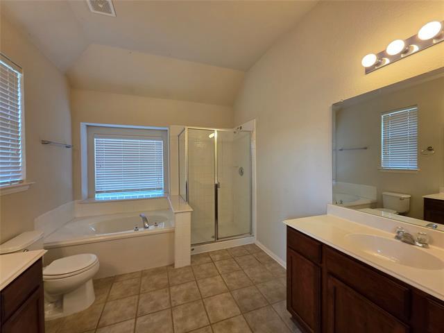 Building Photo - 6000 Mariposa Dr