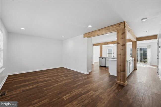 Building Photo - 1975 Cidermill Ln