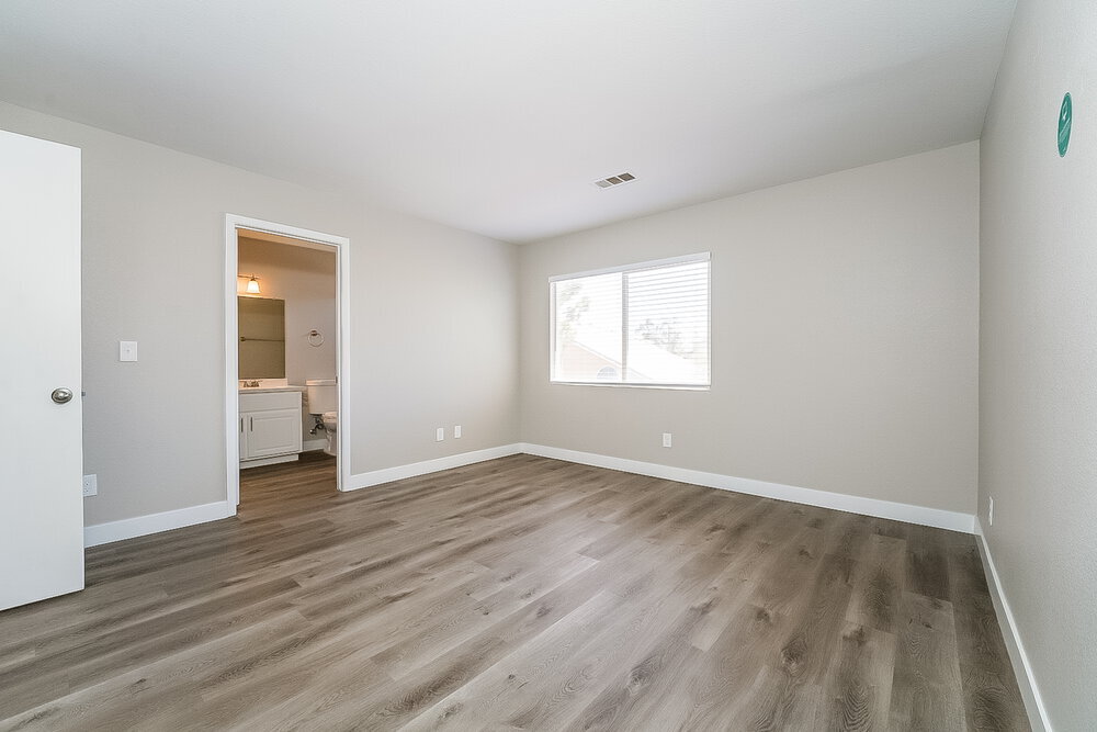 Building Photo - 8733 Country View Ave