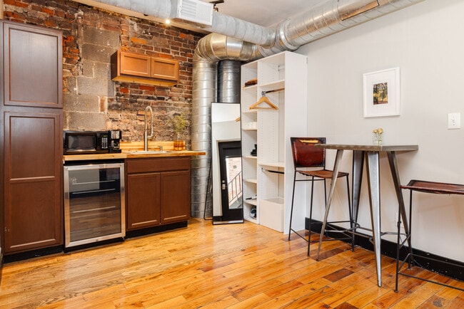 Building Photo - 1304 Broadway-SI ID1056031P