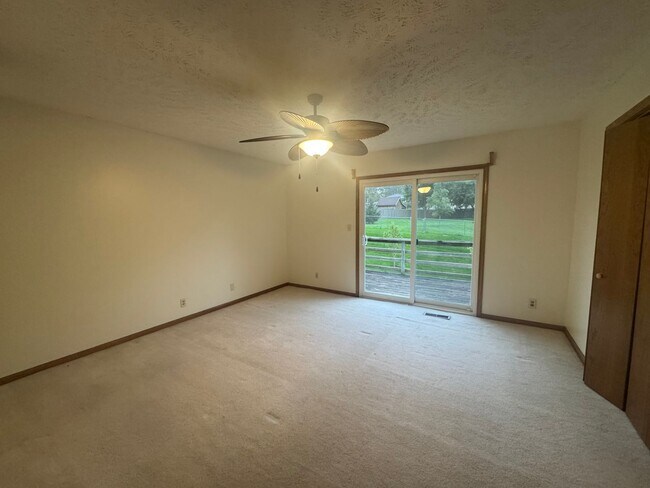 Building Photo - 2 bed 2 bath area Townhouse near Southpointe