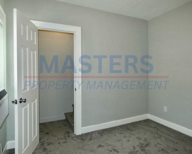 Building Photo - 229 Van Buren Ave