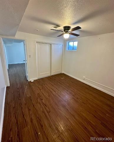 Building Photo - 940 W 70th Pl