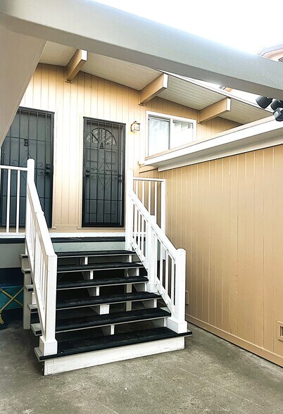 Building Photo - 2618 Voorhees Ave