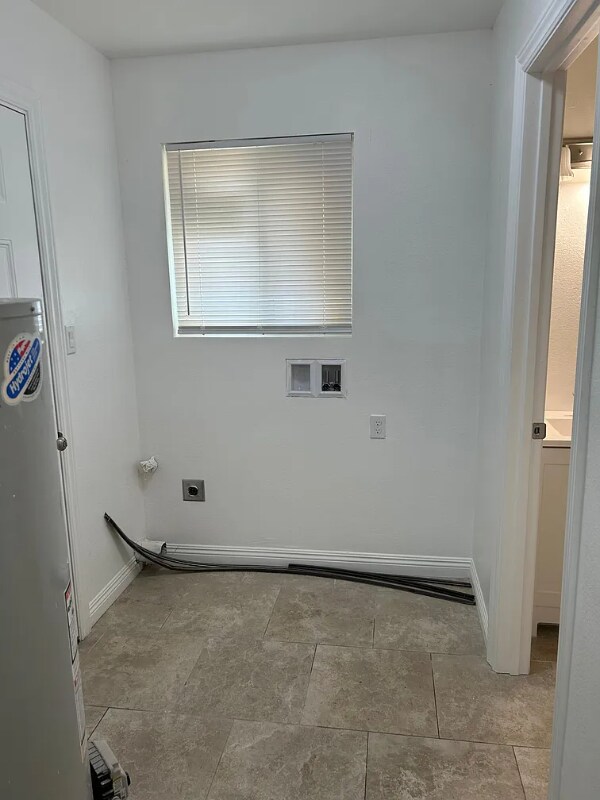 Building Photo - 41 White Ln