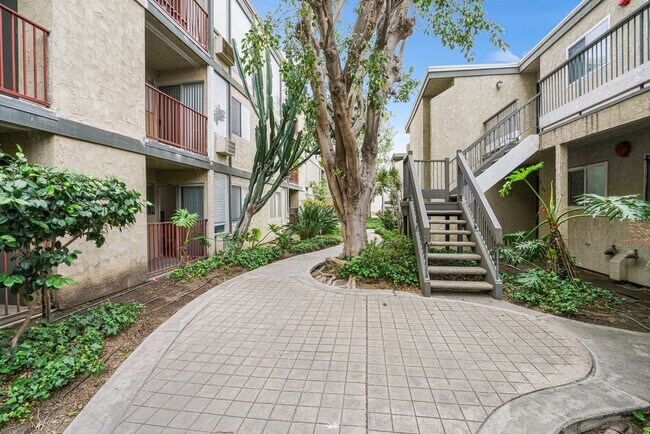 Building Photo - FOR RENT 1Br/1Ba 626 Sf Second Floor Condo...