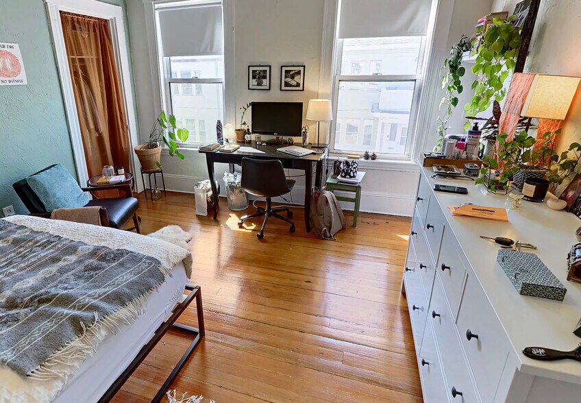 Building Photo - 90 Brainerd Rd