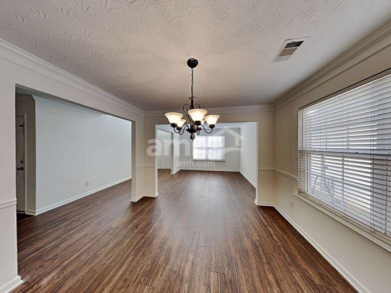 Building Photo - 218 Wild Flower Ln