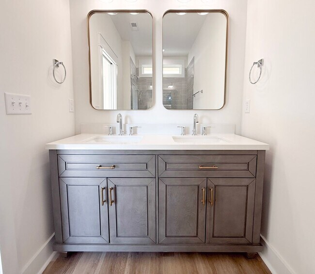 Building Photo - Luxury 3-Bedroom Townhome with Flex Room at Highbury + Summer Special
