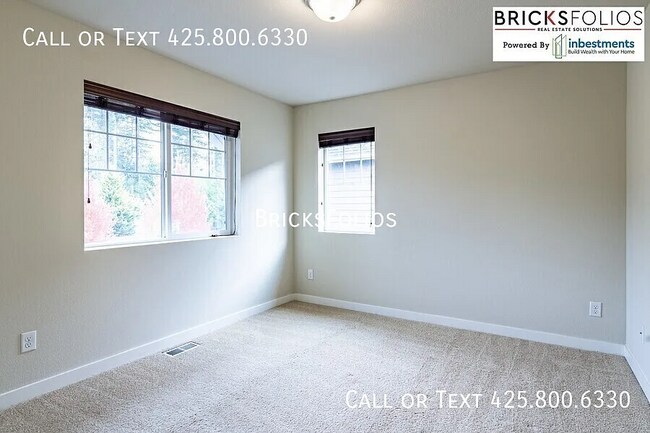 Building Photo - 10251 Eastridge Dr NE
