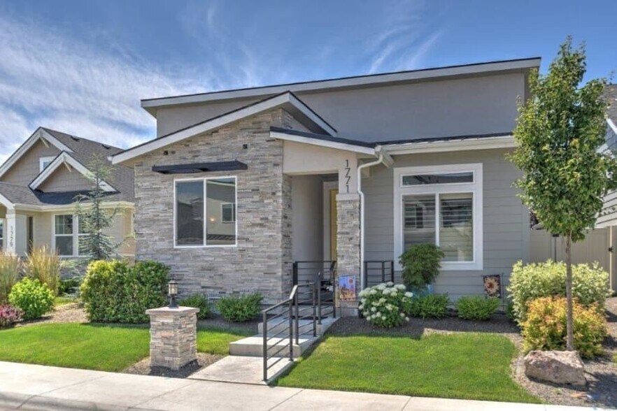 Building Photo - 1771 E Knobcone Dr
