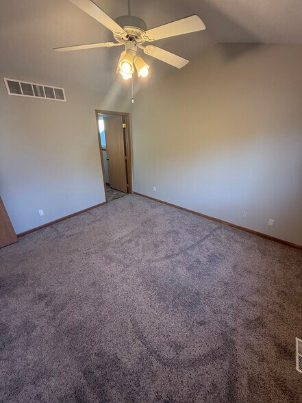 Building Photo - 4637 Twain St