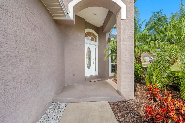 Building Photo - Exquisite Huntington Hills Golf and Countr...