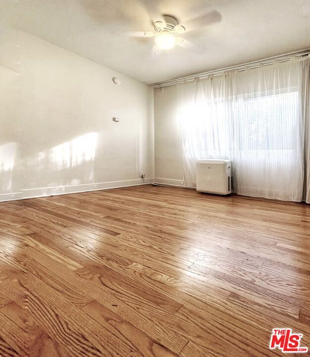 Building Photo - 838 N Sycamore Ave