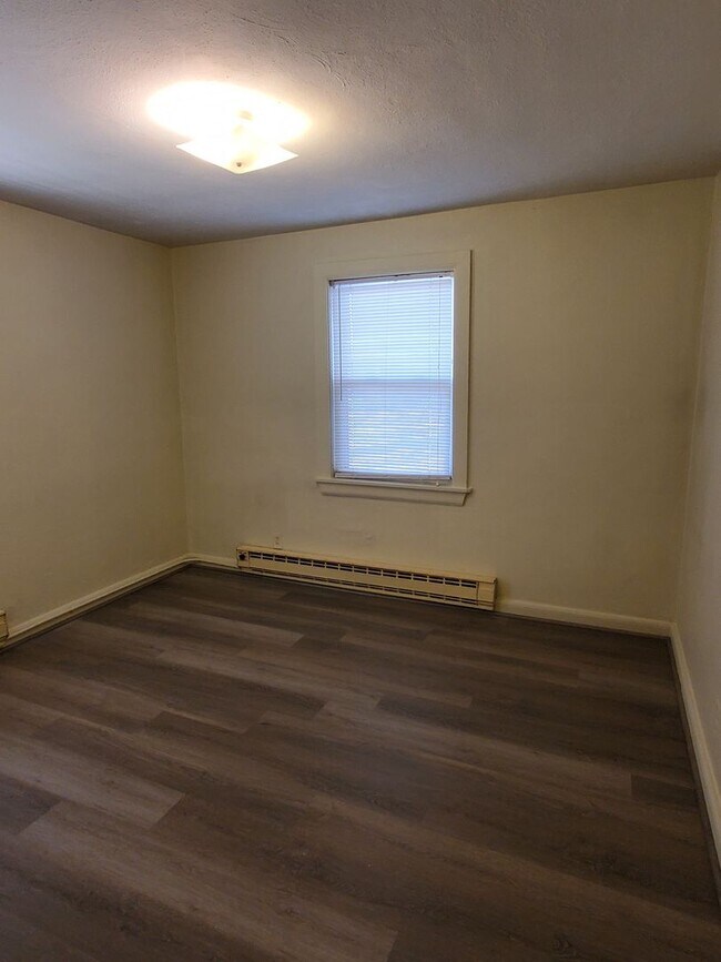 Building Photo - REV5214#A-EA