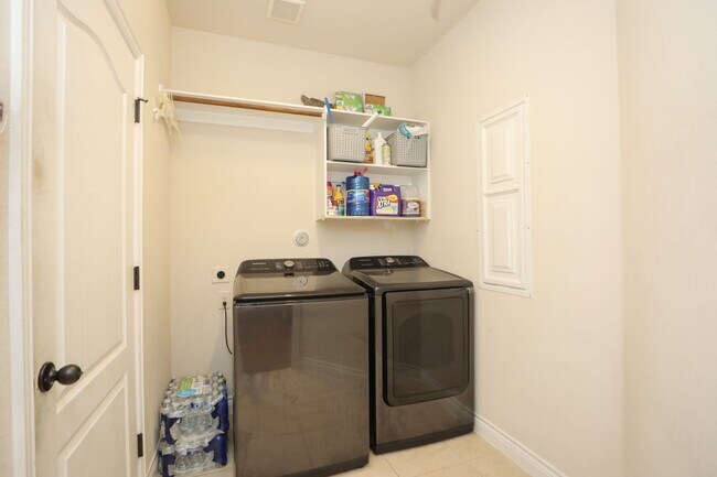 Building Photo - 23310 Parkway Lakes Ln