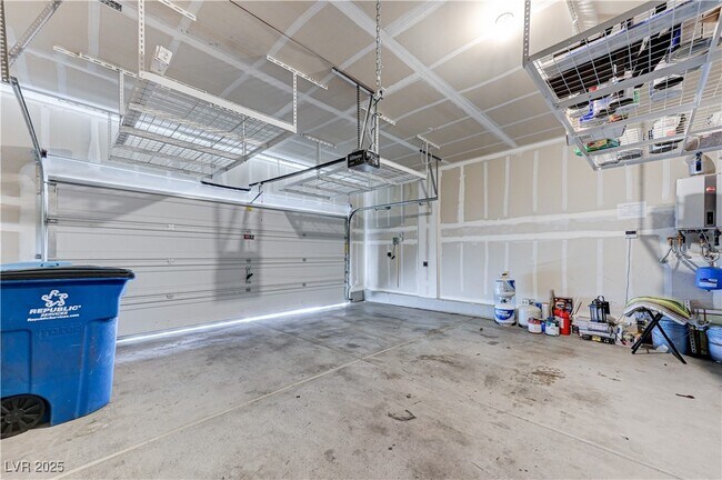 Building Photo - 10638 Mt Blackburn Ave