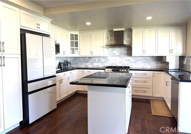 Building Photo - 13037 Beach