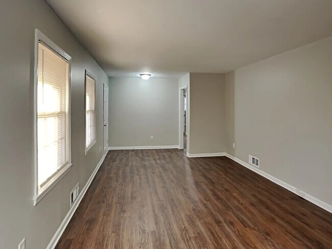 Building Photo - 3668 Scarlet Dr