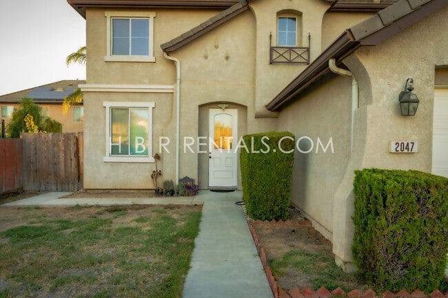 Building Photo - Charming 4 Bed, 2.5 Bath Home in Manteca, ...