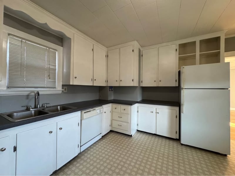 Building Photo - 16 Mentor St