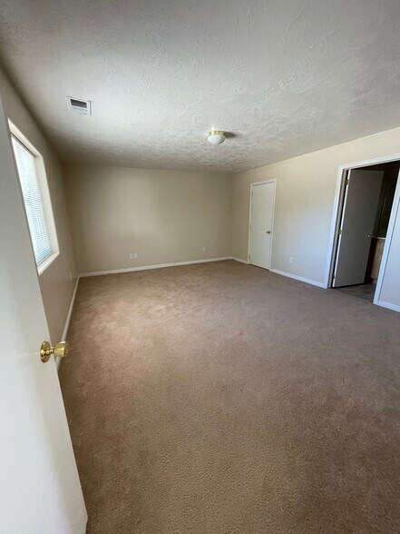 Building Photo - 703 W 1225 N