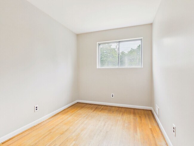 Building Photo - 3 Bedroom in Harrisburg