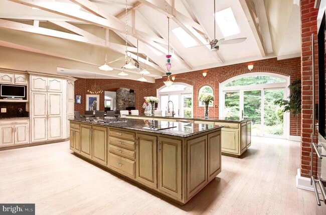 Building Photo - 11501 Skipwith Ln