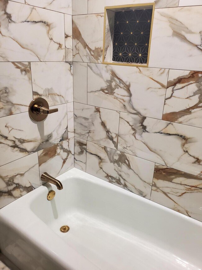 Building Photo - 18625 Lola Dr