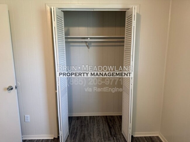 Building Photo - 1930 Lovell Rd