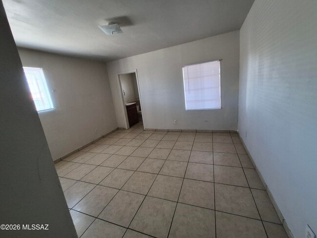 Building Photo - 320 E 29th St