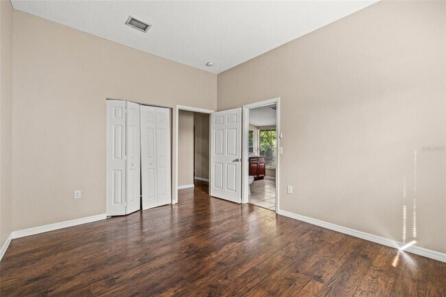 Building Photo - 2501 W Gray St