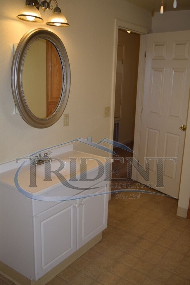 Building Photo - 830 Wilkie Way