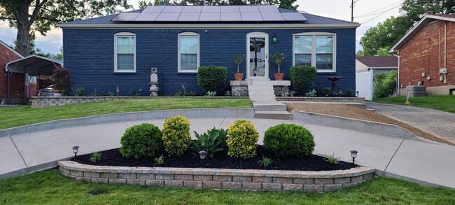 Primary Photo - 9305 Waltlee Rd