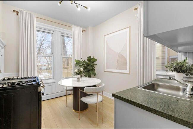 Building Photo - 110 Duncan Ave