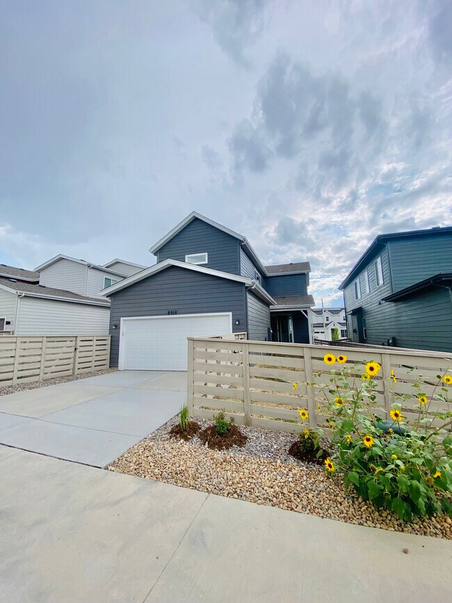 Building Photo - 8918 Mancos River St