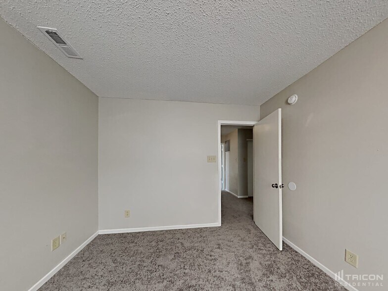 Building Photo - 12408 Bearsdale Dr